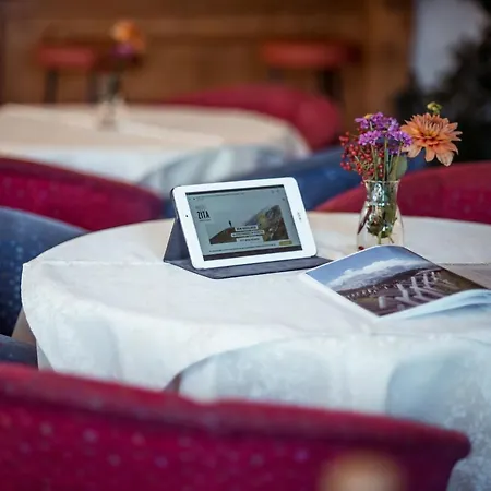 Zita Hotel Trins